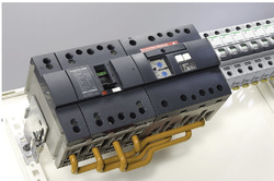 Модульный автоматический выключатель Schneider Electric серии Compact NG160. Готовый к установке